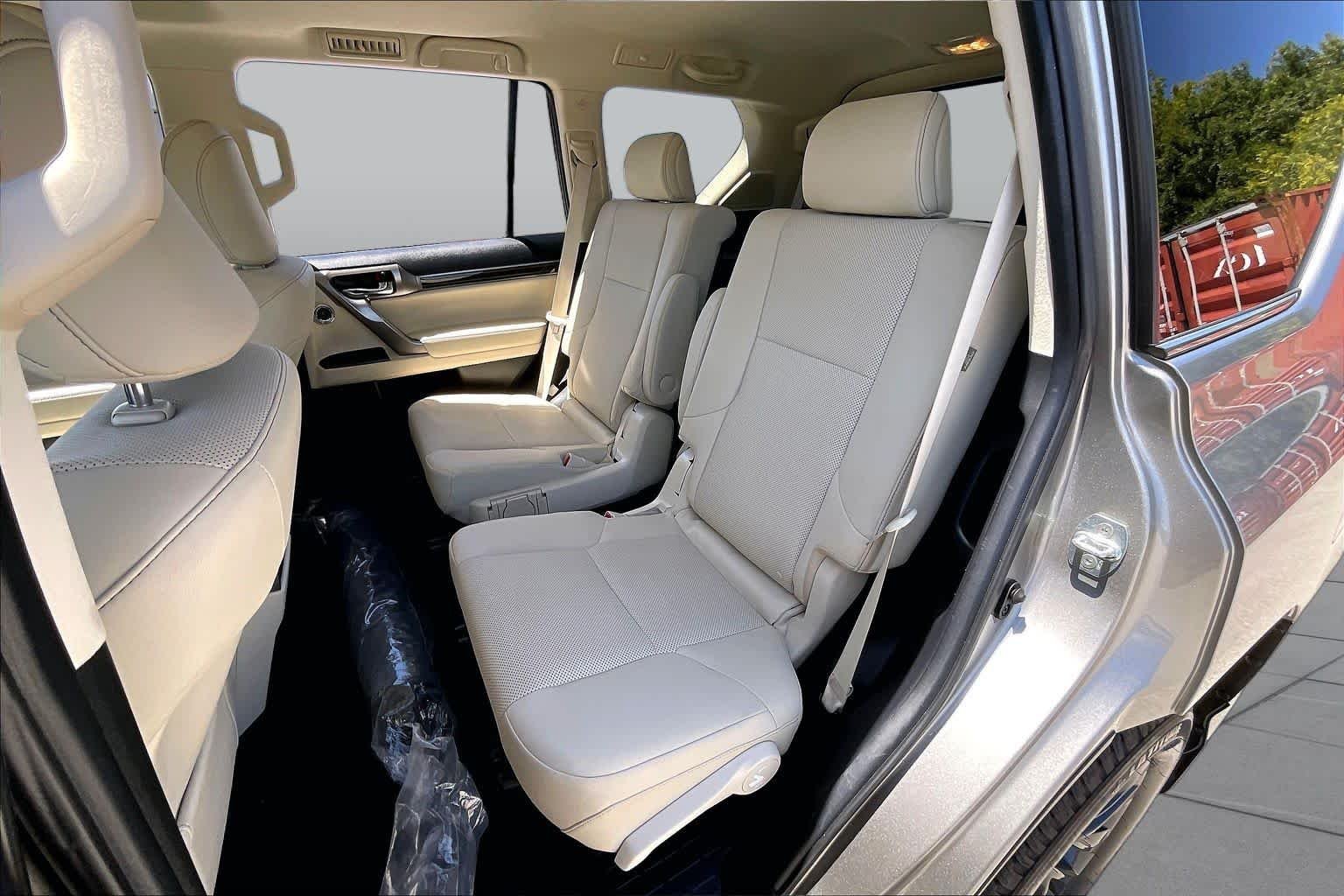 Used 2023 Atomic Silver Lexus Premium image 20