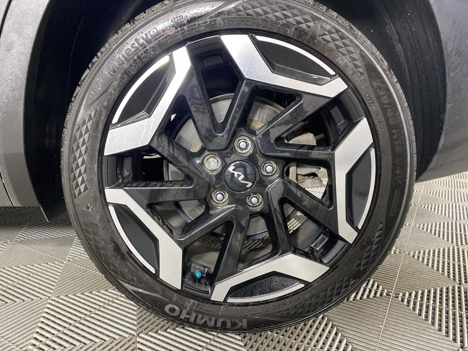 Used 2025 Fusion Black Kia SX image 12