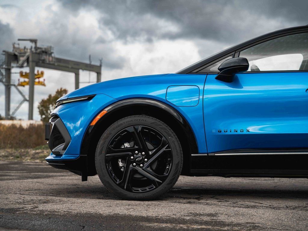 2025 Chevrolet Equinox EV RS - Photo 12