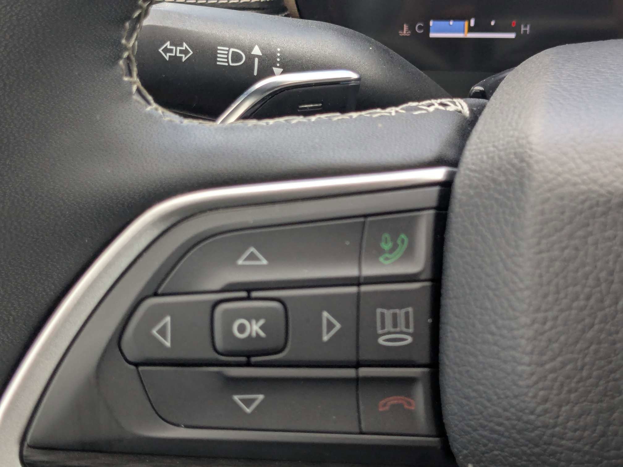 Used 2025 Bright White Clearcoat Jeep Altitude image 32