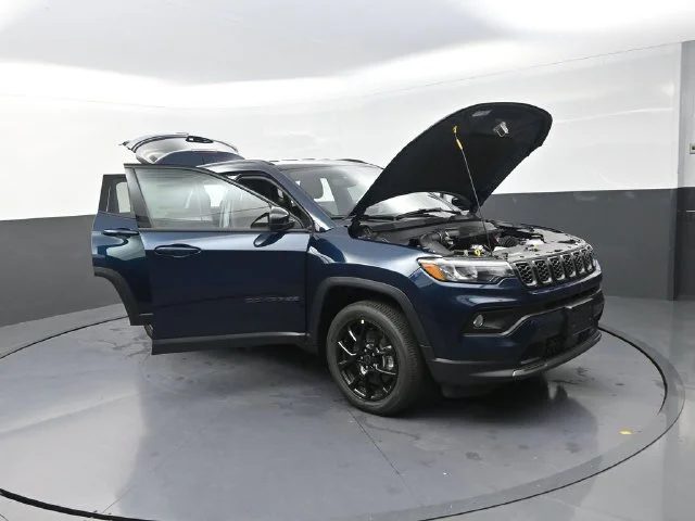 New 2026 Fathom Blue Pearl-Coat Exterior Paint Jeep Latitude image 28