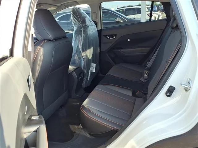 Used 2025 Crystal White Pearl Subaru Limited image 18
