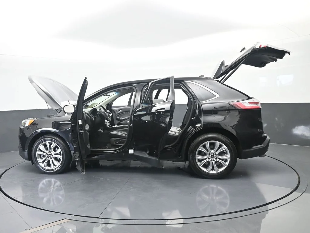 Used 2024 Black Metallic Ford Titanium image 77
