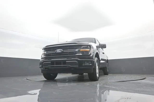 New 2026 Agate Black Metallic Ford XLT image 25