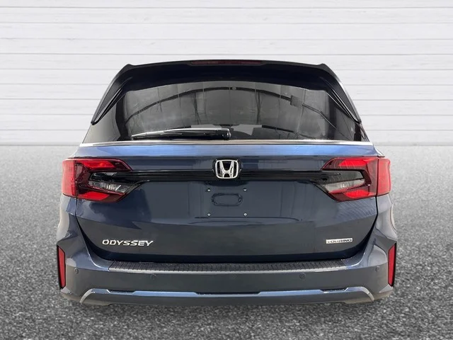 New 2026 Smoke Blue Pearl Honda Touring image 5