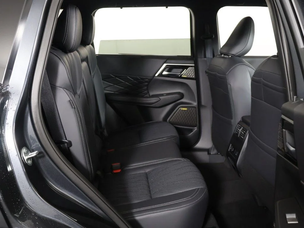 New 2026 Gray Mitsubishi Black Edition image 37