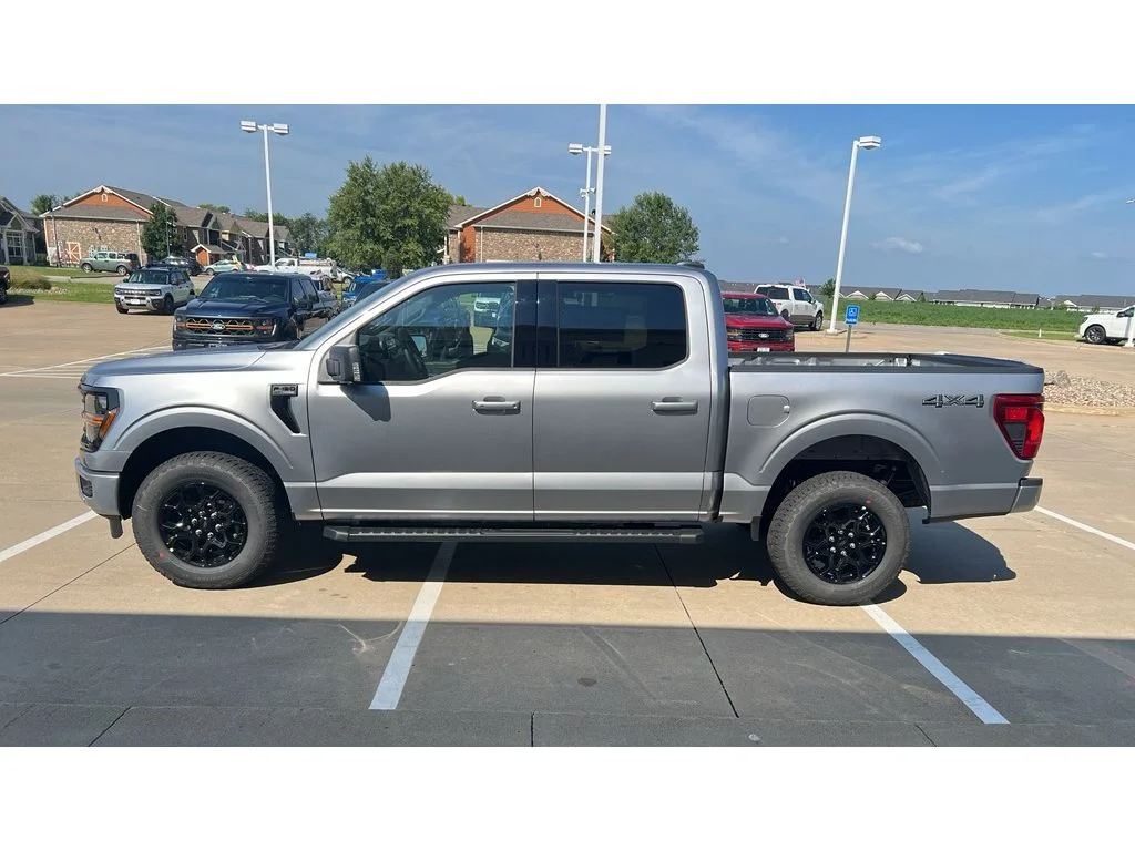 New 2026 Iconic Silver Metallic Ford XLT image 5