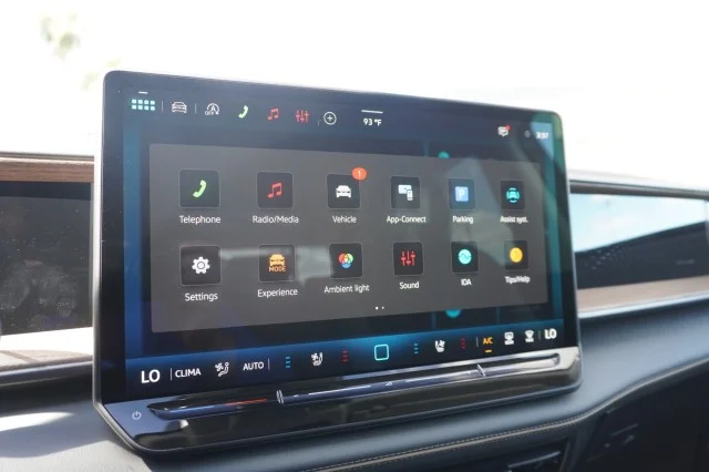 New 2027 Sandstone Volkswagen SE w/Technology image 30