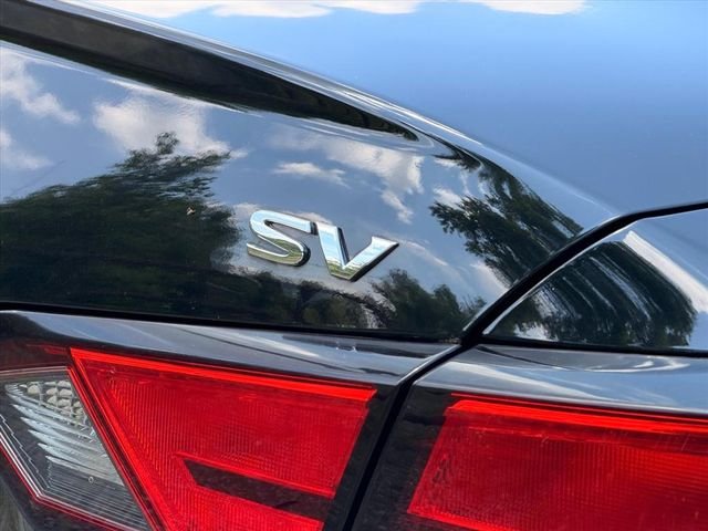 Used 2019 Black Nissan 2.5 SV image 17