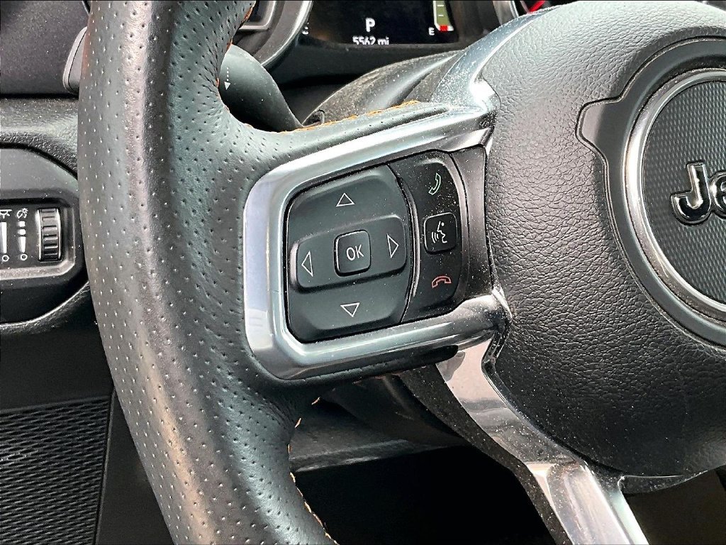Used 2022 Black Jeep Mojave image 20