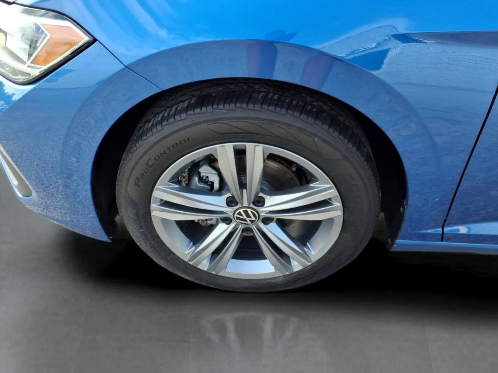 Used 2024 Blue Volkswagen 1.5T SE image 6