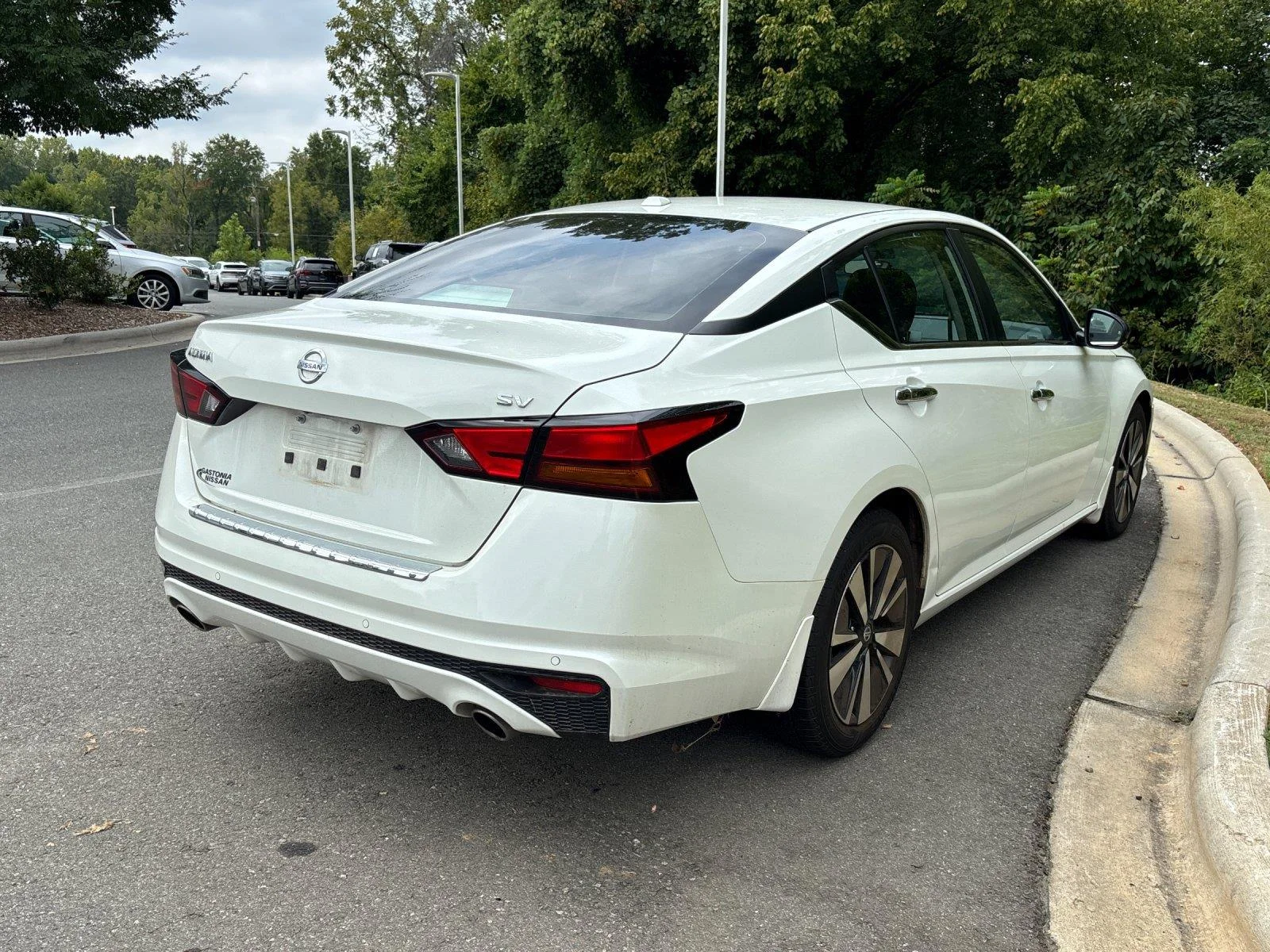 Used 2022 Pearl White Tricoat Nissan 2.5 SV image 5