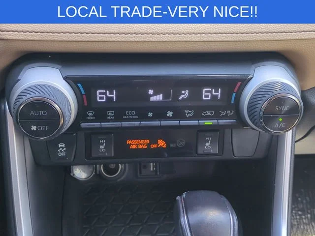 Used 2019 White Toyota XLE Premium image 26