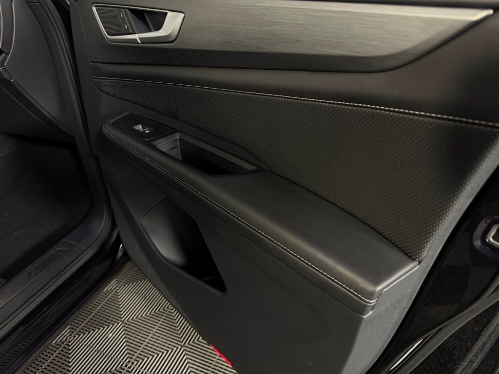 2025 Volkswagen Atlas Cross Sport SE w/Tech - Photo 32