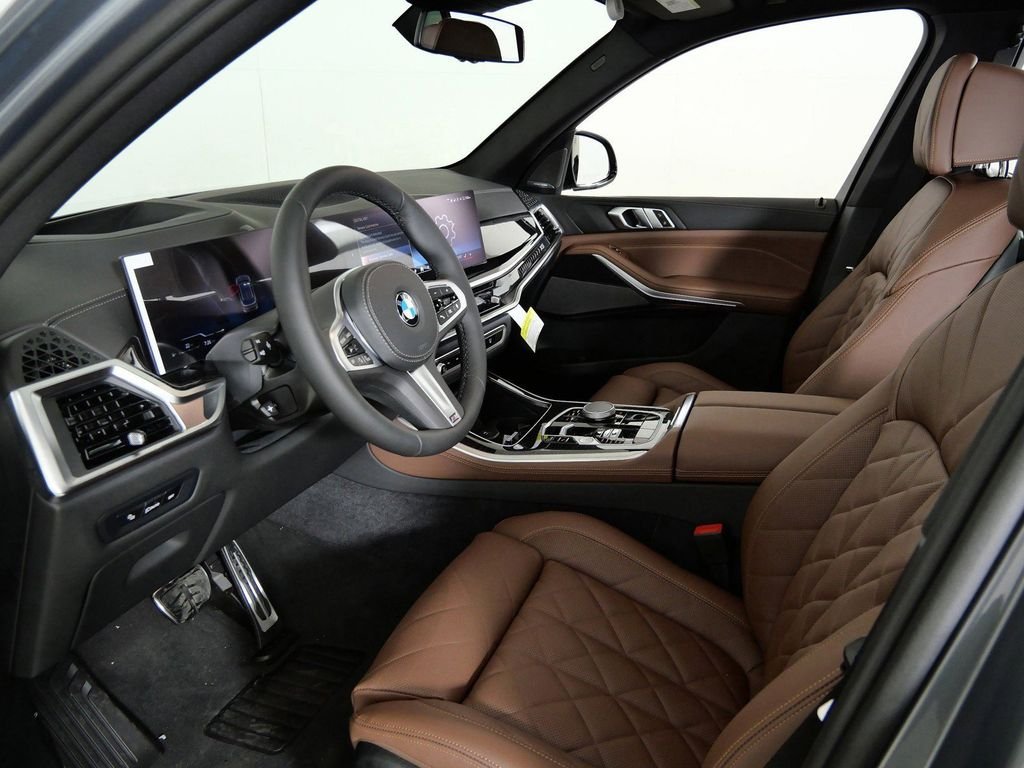 Used 2026 Skyscraper Grey Metallic BMW xDrive40i image 36