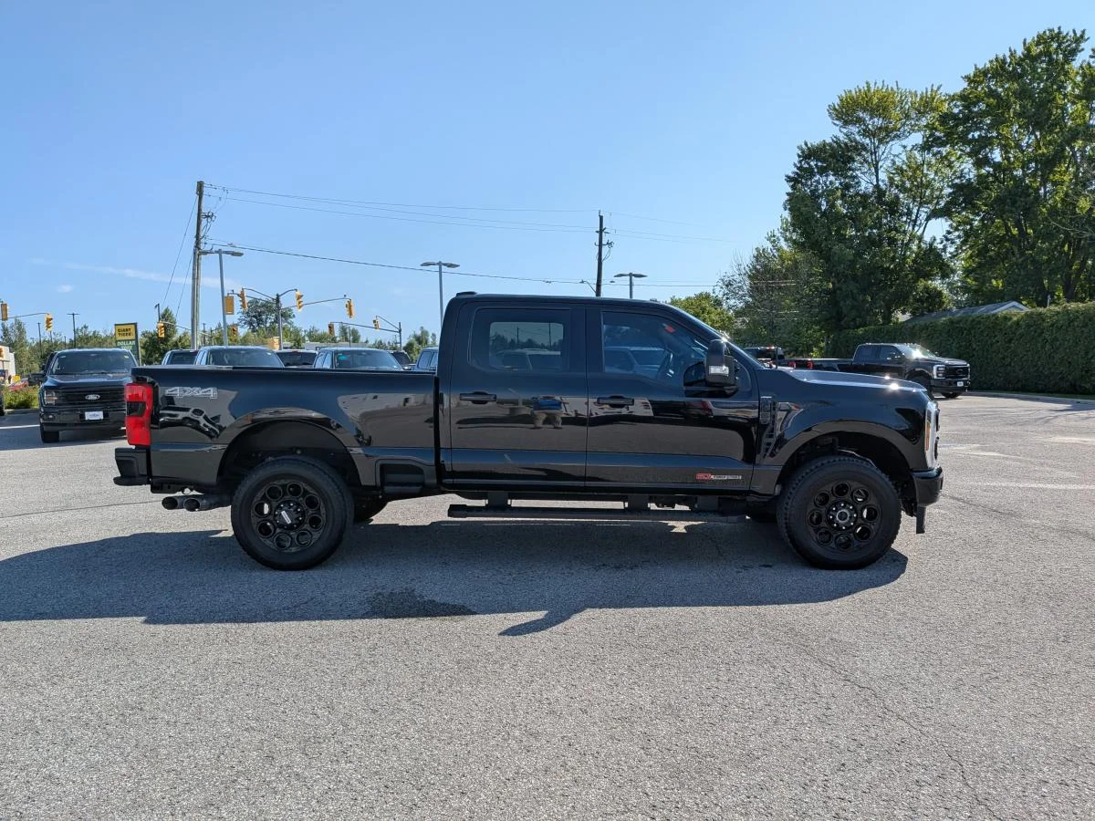 Used 2024 Black Ford Xl 4wd Crew Cab image 4