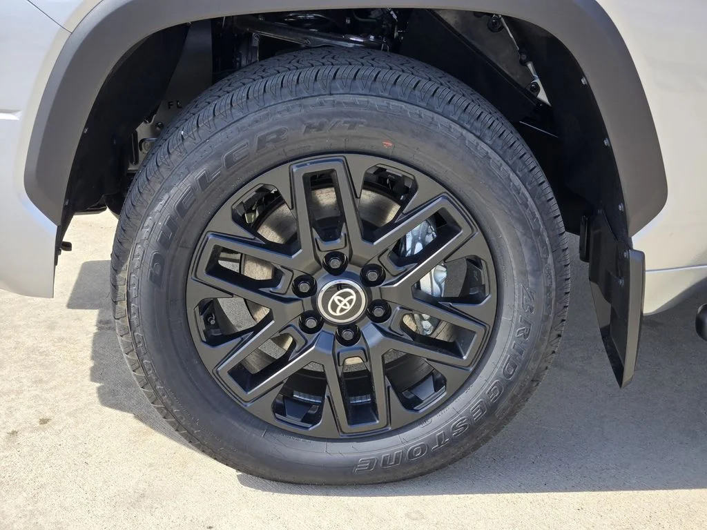 2026 Toyota Tundra SR5 - Photo 7
