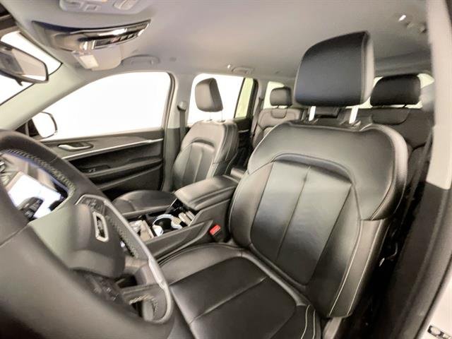 Certified Used 2023 White Jeep Limited 4x4 image 19