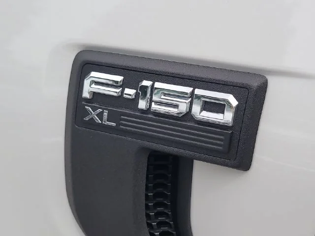 New 2026 Oxford White Ford XL image 8