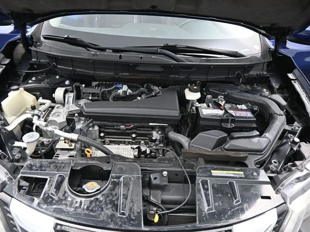 Used 2020 Blue Nissan SL image 27