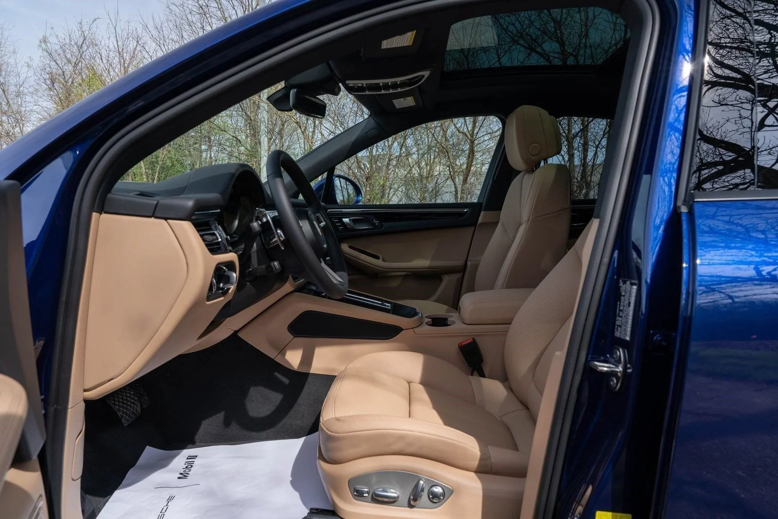 New 2026 Gentian Blue Metallic Porsche Base image 25