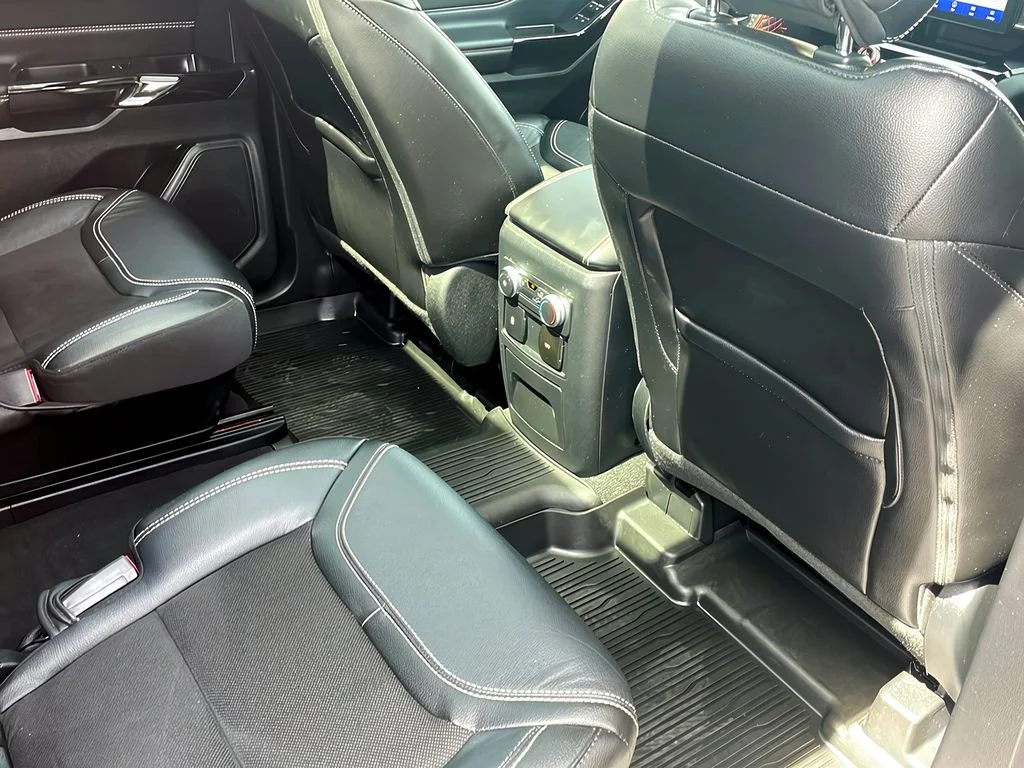 2022 Ford Explorer ST - Photo 18