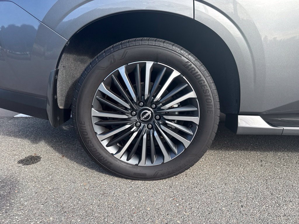 Used 2025 Gun Metallic Nissan Platinum Reserve image 5
