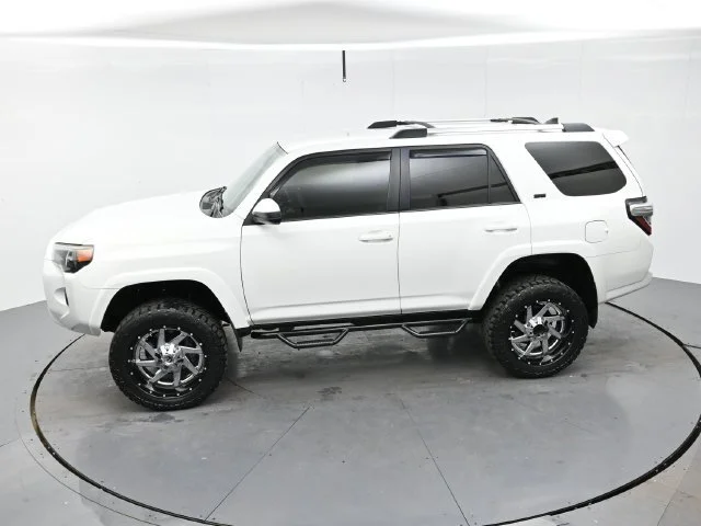 Used 2019 Super White Toyota SR5 image 34