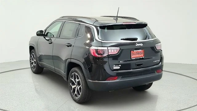 New 2026 Diamond Black Crystal Pearl-Coat Exterior Paint Jeep Limited image 9