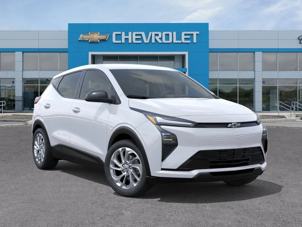 New 2027 Summit White Chevrolet LT image 7