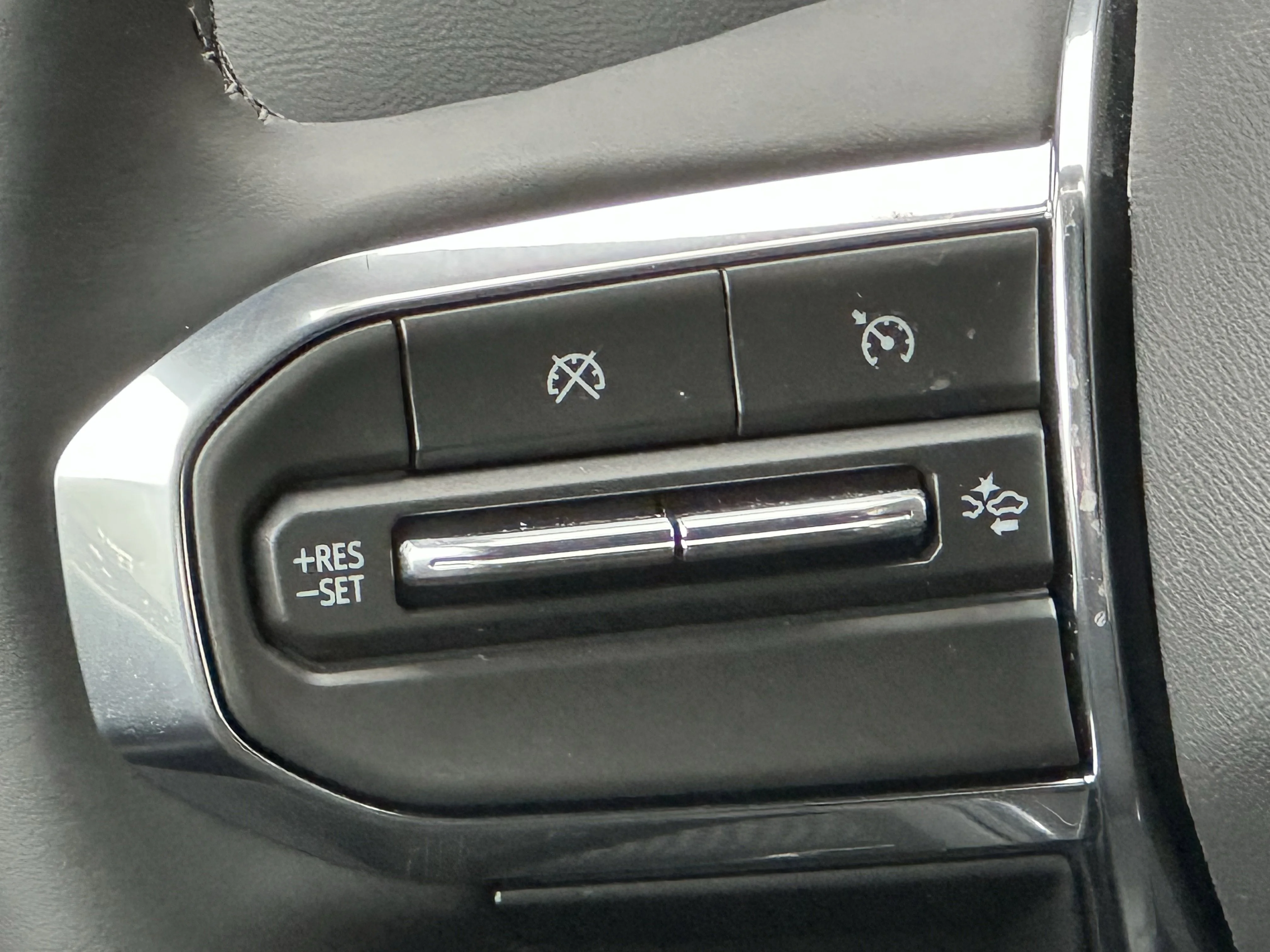 New 2026 Onyx Black GMC Elevation image 12
