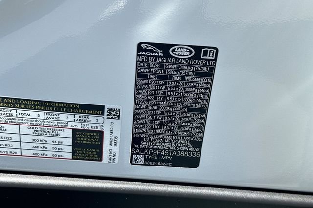 New 2026 Fuji White Land Rover SE image 28