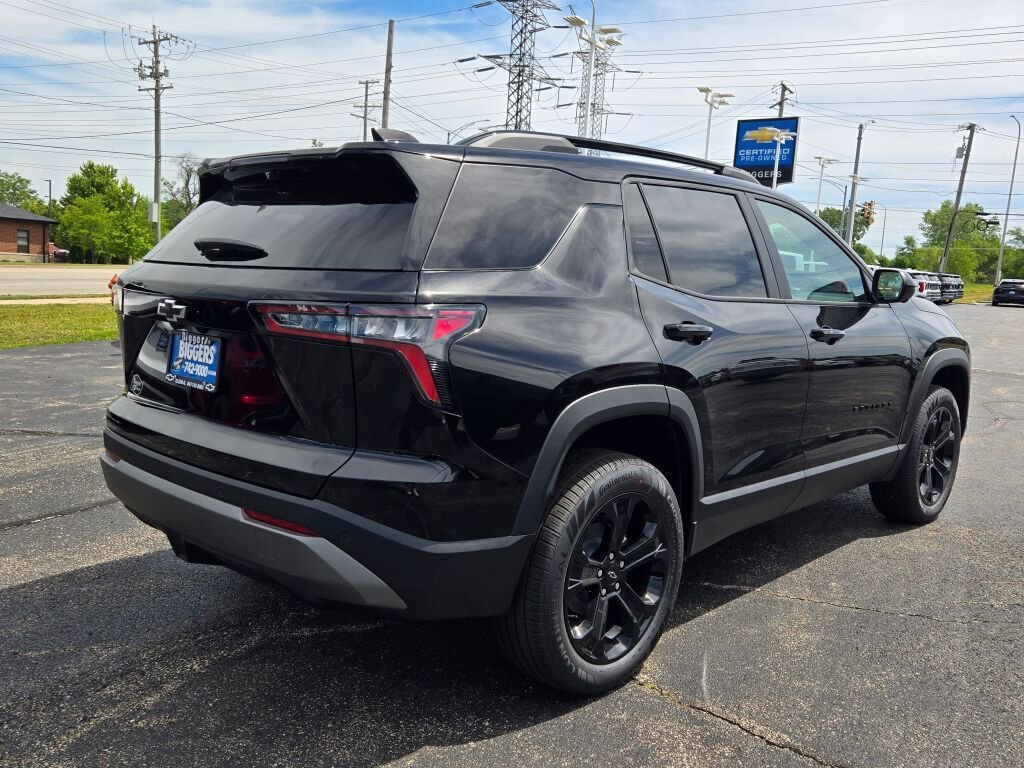 New 2026 Mosaic Black Metallic Chevrolet LT image 8