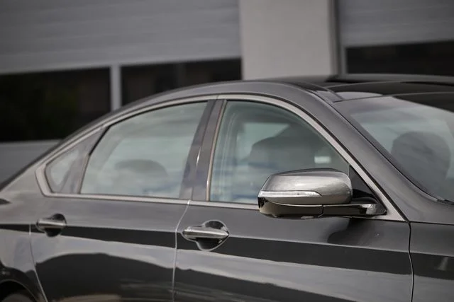Used 2020 Himalayan Gray Genesis 3.8 image 3