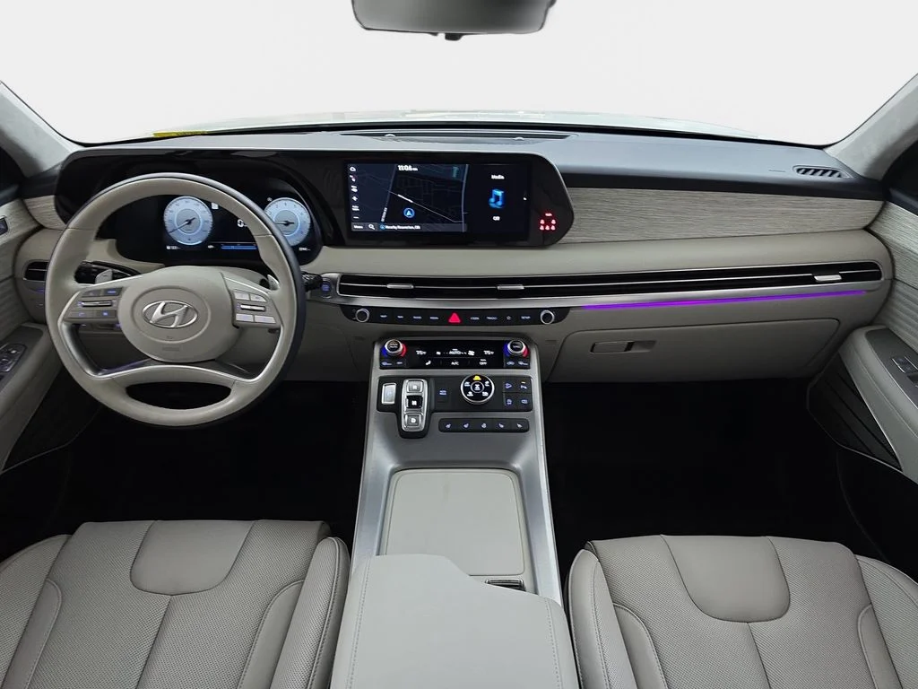 Used 2025 White Hyundai Calligraphy image 12