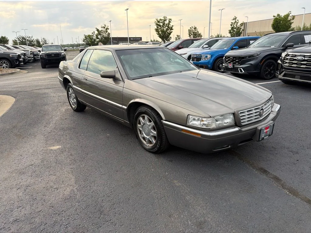 Used 1999  Cadillac Base image 1