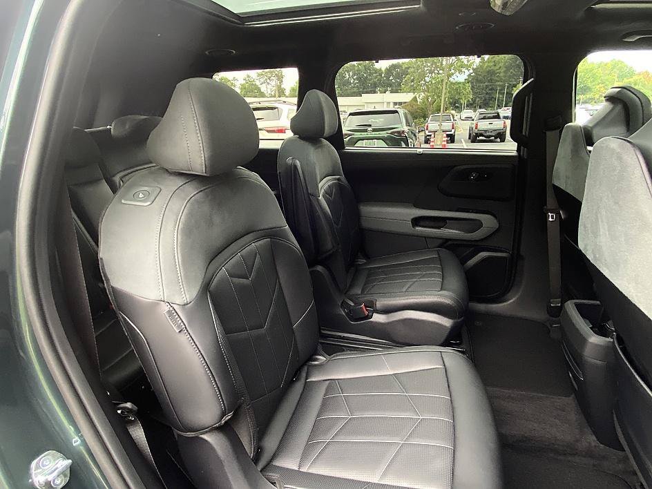 Used 2027 Black Jade Green Kia X-Line SX-Prestige image 28