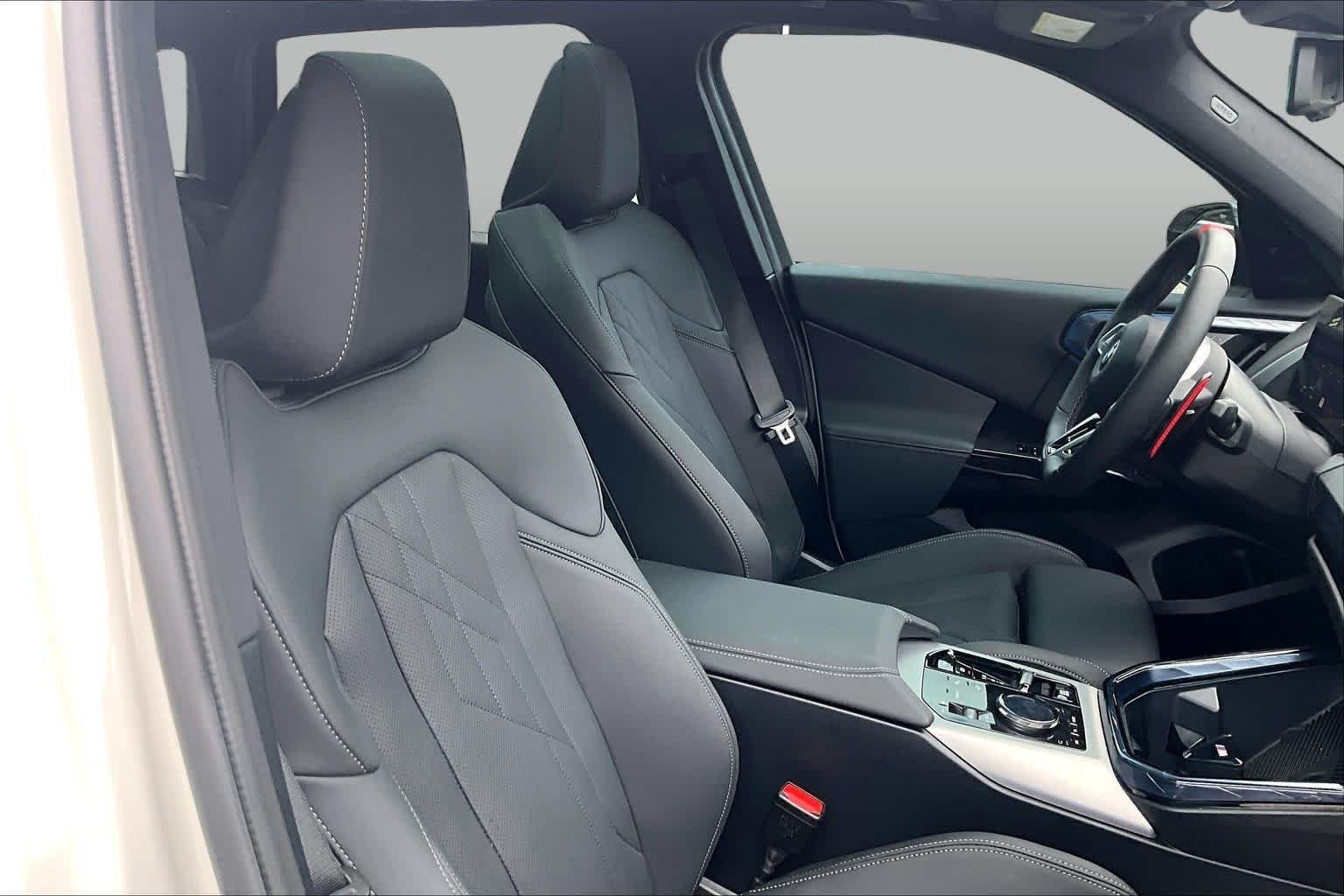 Used 2026 Alpine White BMW M50 xDrive image 8