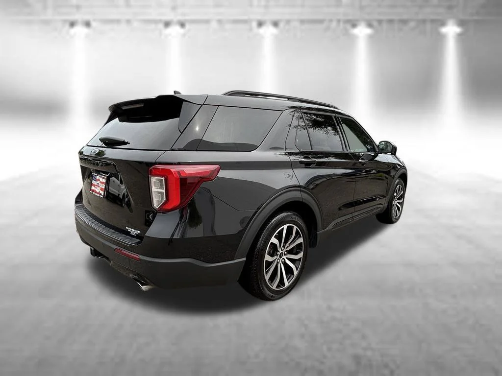 Used 2024 Black Metallic Ford ST-Line image 4