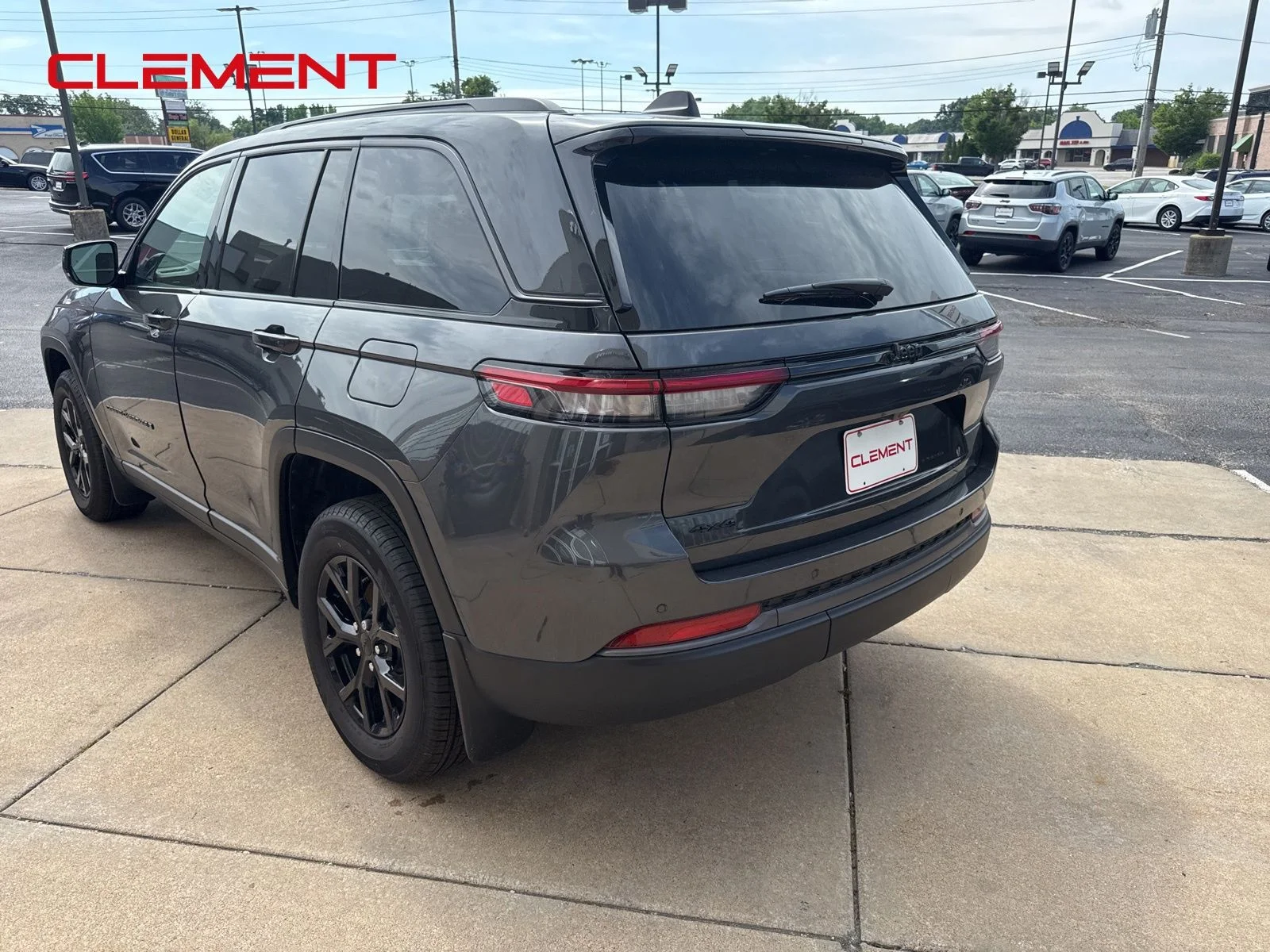 New 2026 Baltic Gray Metallic Clear-Coat Exterior Paint Jeep Altitude image 6