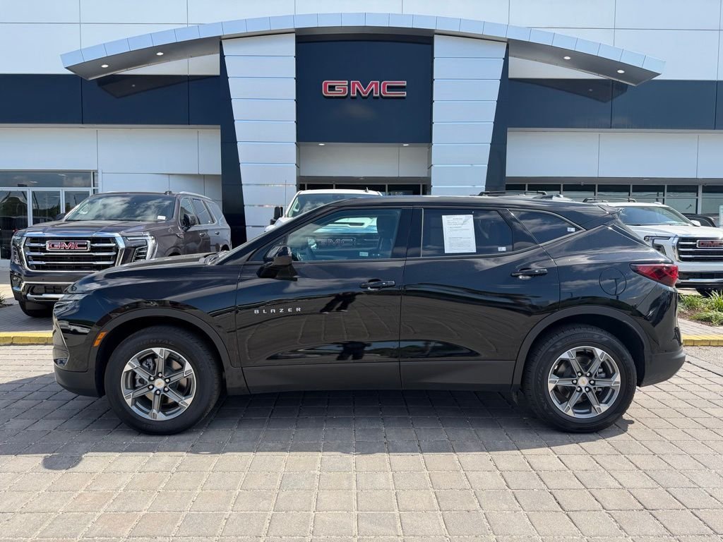 Used 2025 Black Chevrolet LT image 1