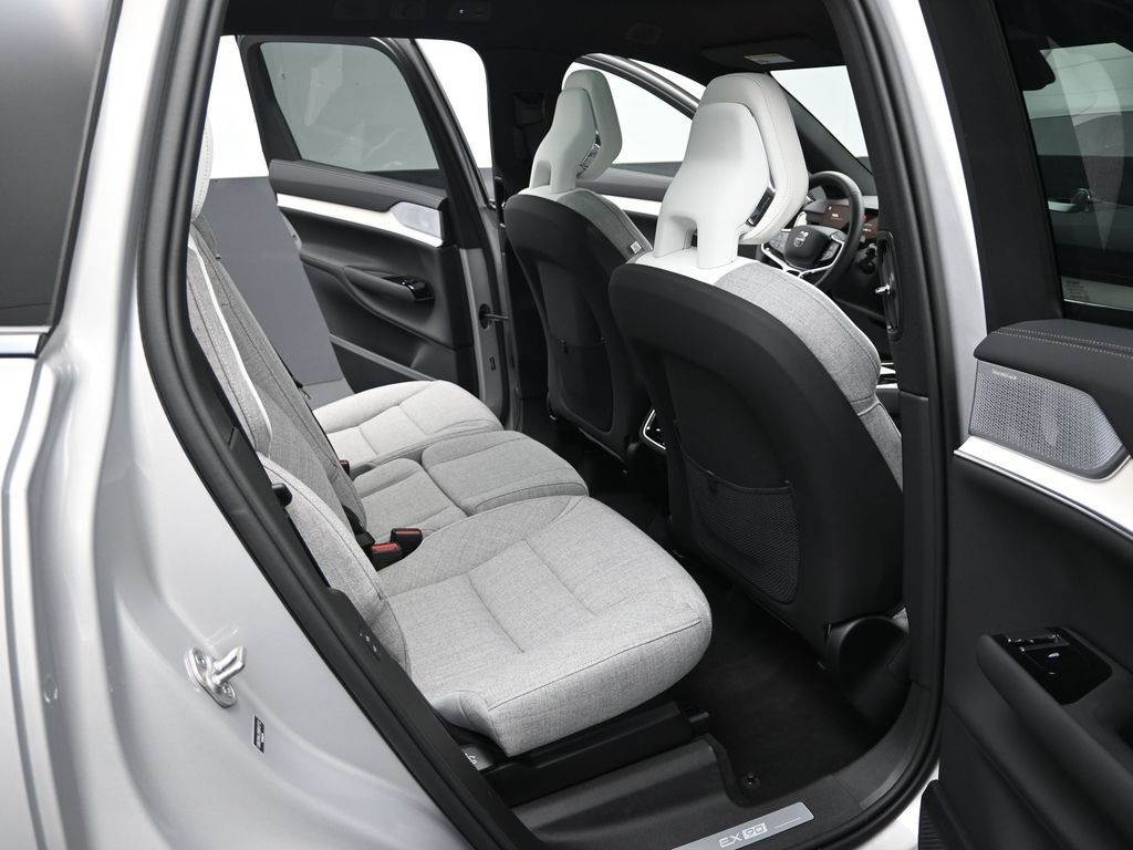 2025 Volvo EX90 Ultra - Photo 16
