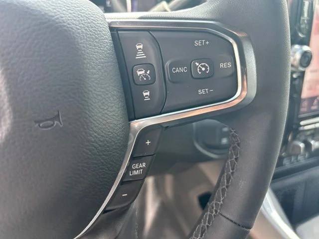 New 2026 Diamond Black Crystal Pearl-Coat Exterior Paint RAM Laramie image 27
