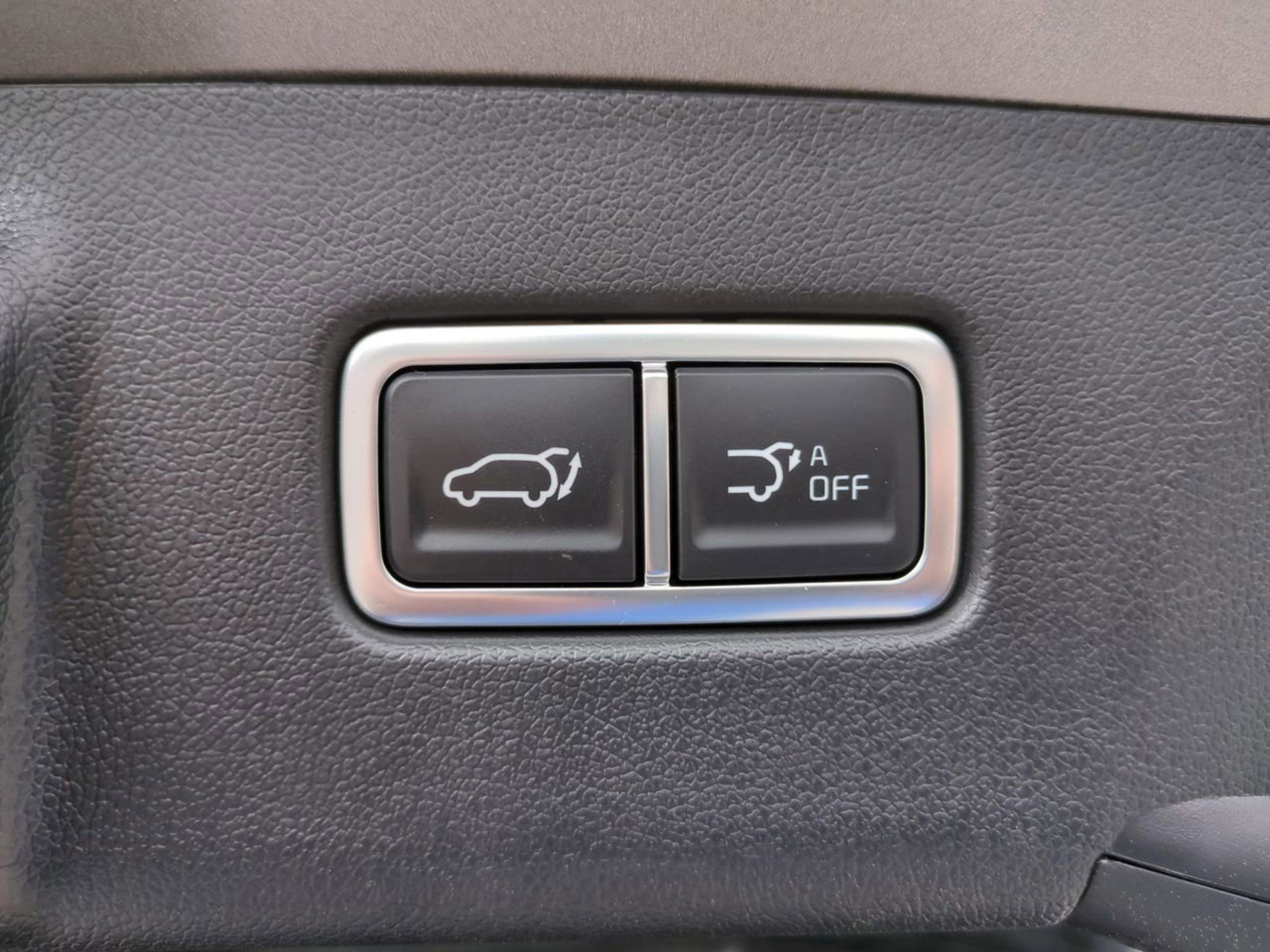 New 2026 Snow White Pearl Kia X-Line SX Prestige image 16