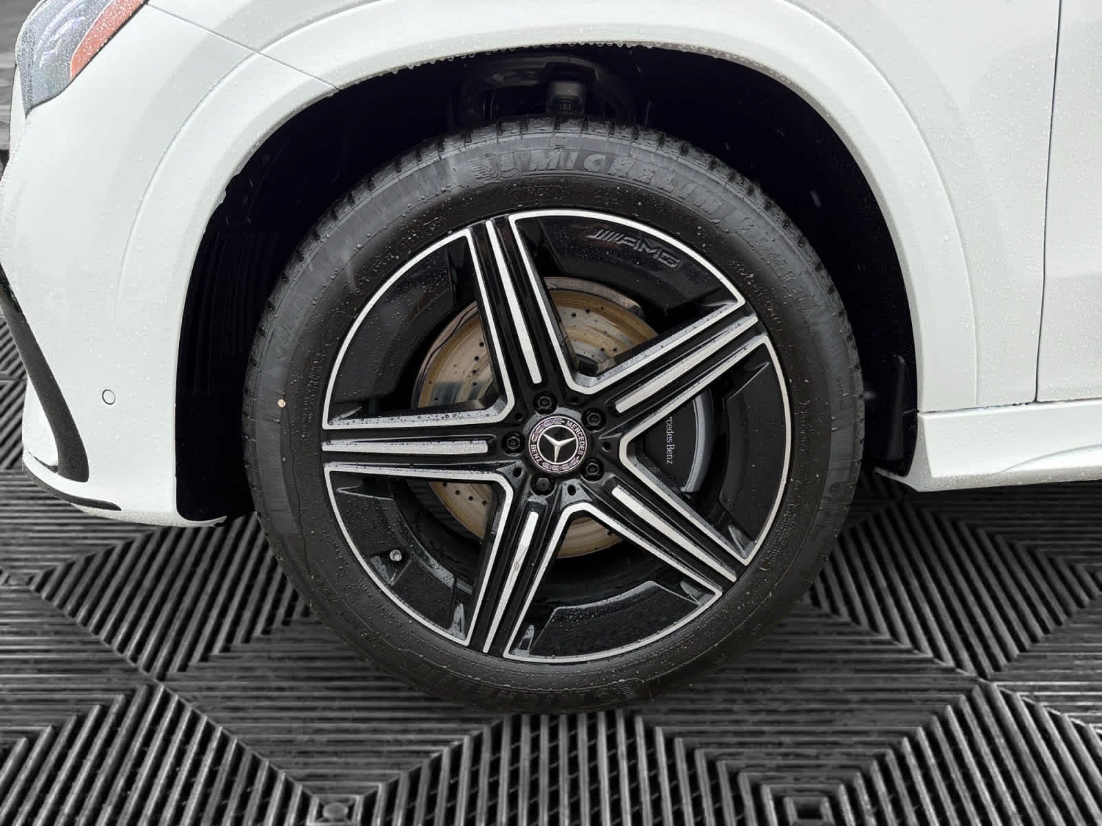 New 2026 Polar White Mercedes-Benz GLE 350 image 9