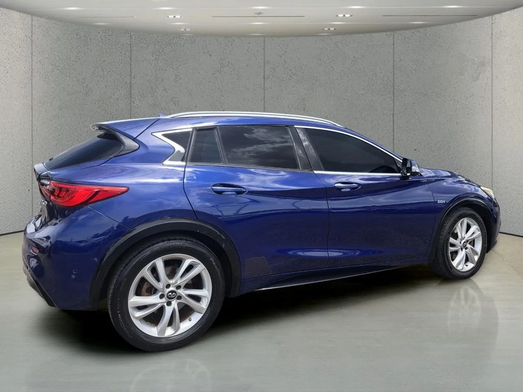 Used 2017 Blue INFINITI Premium image 4