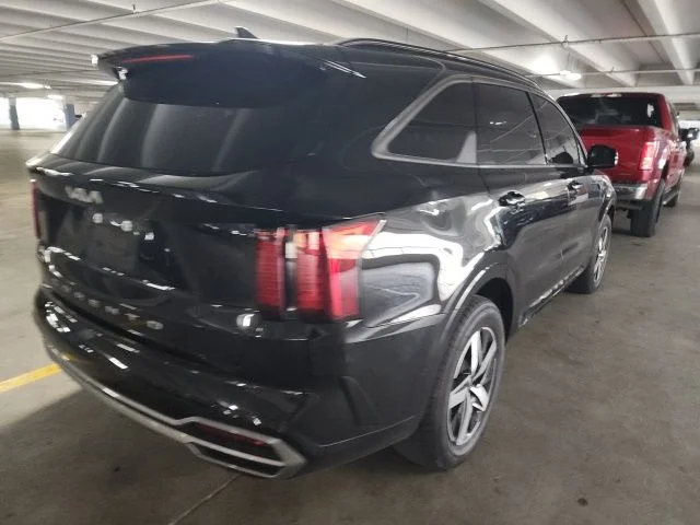 Used 2022 Black Kia S image 3
