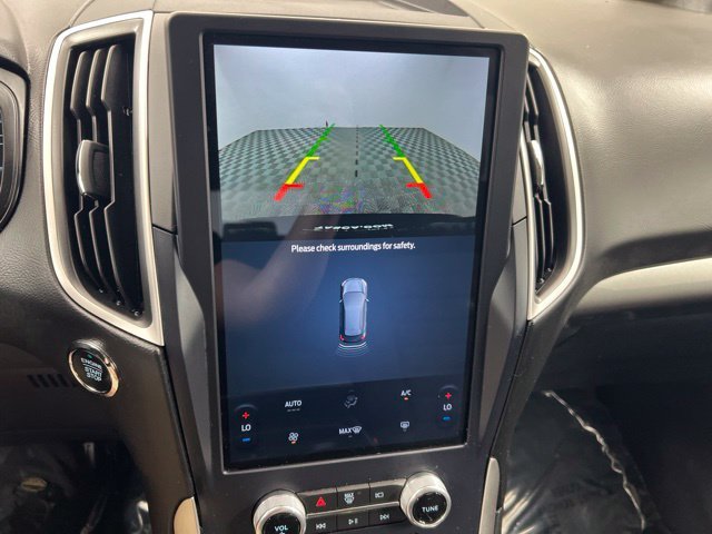 Used 2023 Agate Black Metallic Ford SE image 18
