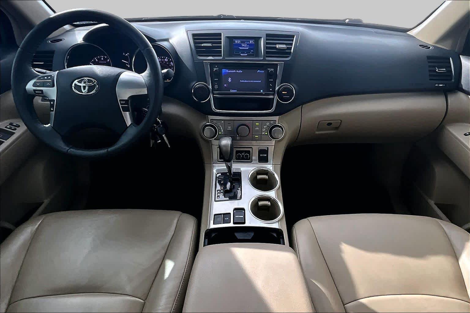 Used 2013 Black Toyota SE image 14