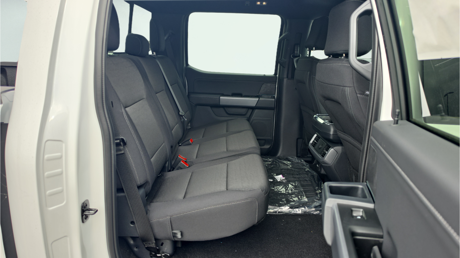 New 2026 Oxford White Ford XLT image 21